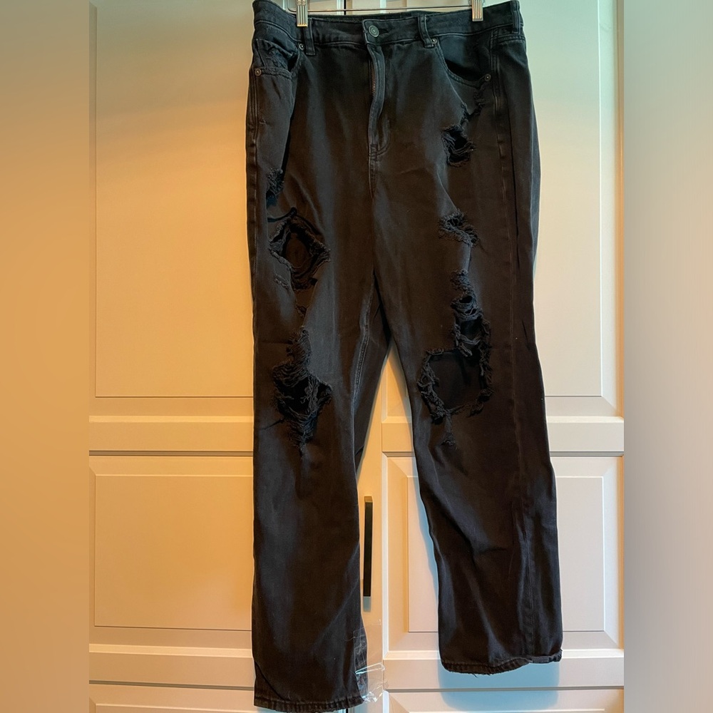 American Eagle Outfitters Black Distressed Mom Jeans 14
